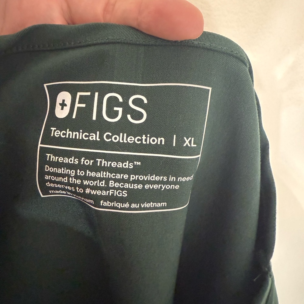 Figs RARE British Racing Green Scrub Set - Picture 7 of 7